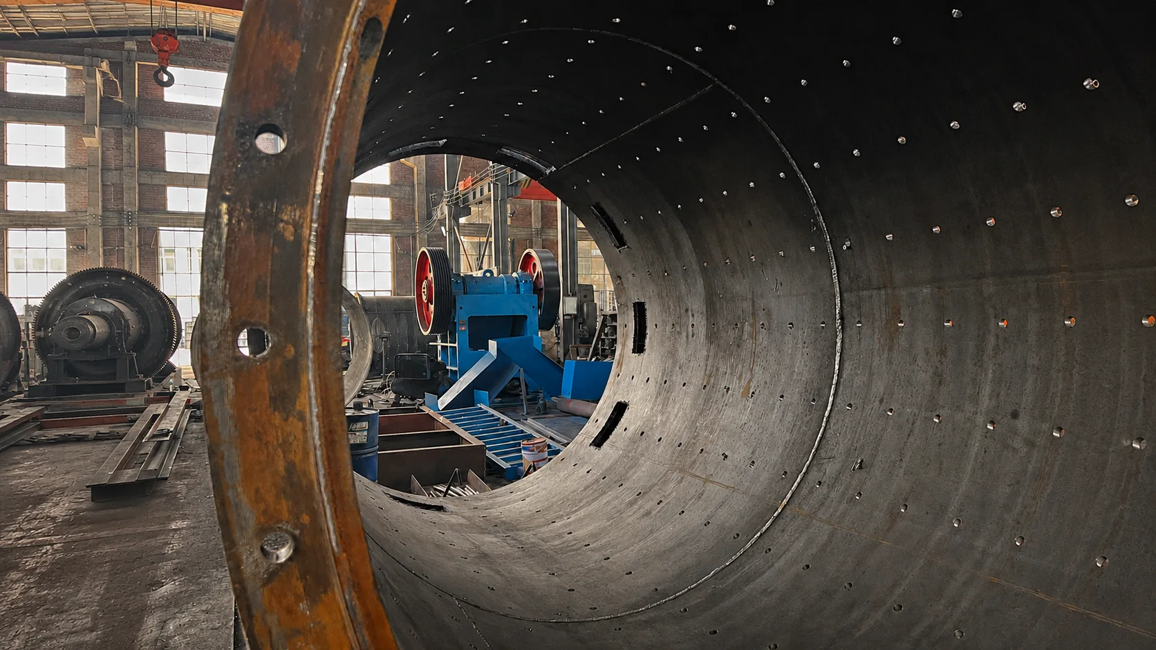 Hard rock gold processing equipment during field installation